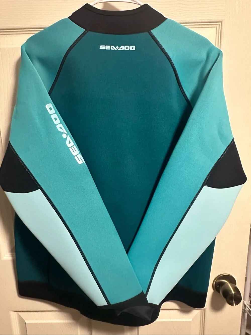 Sea Submersible Men's Montego Swim Jacket in Teal/Light Blue